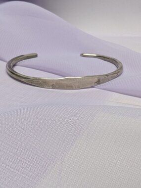 Vintage (80’s) Handmade Hammered Sterling Silver Torque Cuff Bangel Bracelet